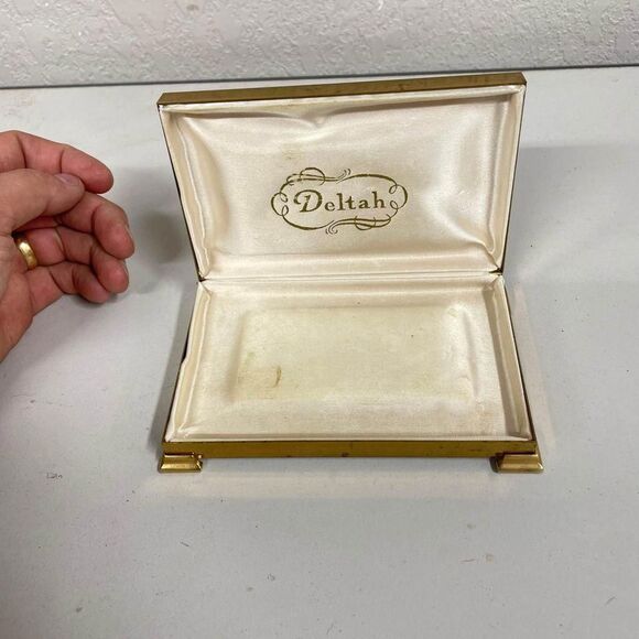 VTG Brass Presentation Box DELTAH MCM Floral Flower Design Jewelry Holder Footed - Picture 2 of 6